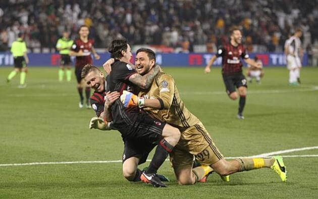 AC Milan ăn mừng sau chiến thắng Juventus